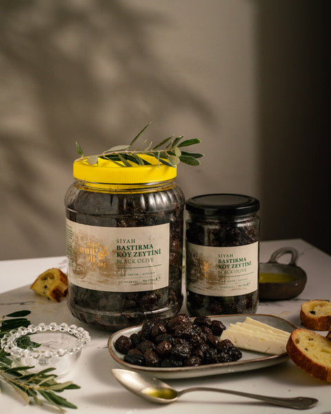 Siyah Bastırma Köy Zeytini (660gr)
